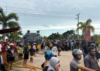 Bhayangkari Polres Mamberamo Tengah Bersinergi dengan Puskesmas Kobakma Gelar Posyandu dan Pemeriksaan Kesehatan