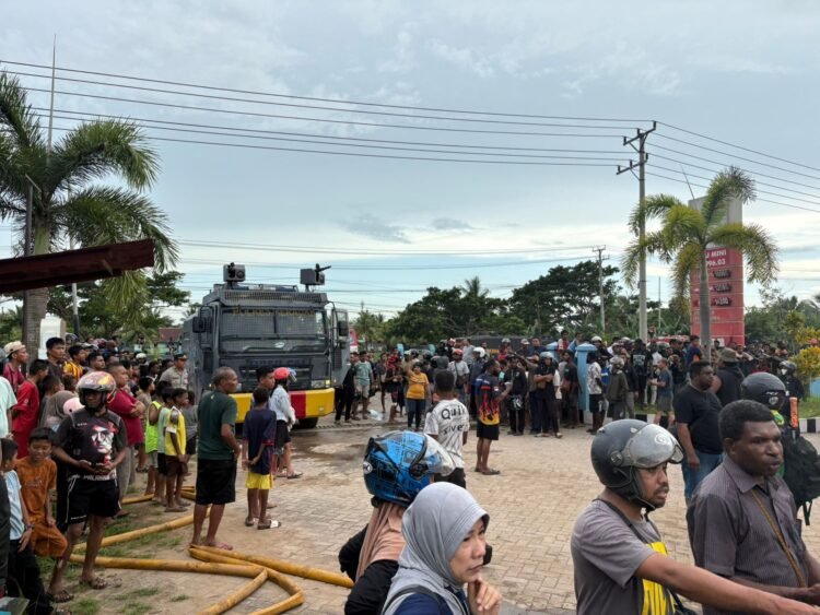 Bhayangkari Polres Mamberamo Tengah Bersinergi dengan Puskesmas Kobakma Gelar Posyandu dan Pemeriksaan Kesehatan