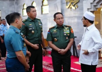 Kaskostrad Pimpin Upacara 17-an Bulan Januari di Makostrad