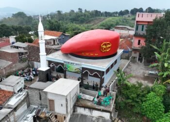 Kaskostrad Pimpin Upacara 17-an Bulan Januari di Makostrad