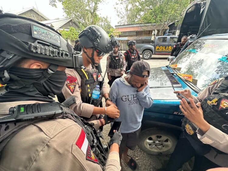 Polsek Merauke Kota Dukung Ketahanan Pangan, Panen Jagung di Kampung Semangga Jaya