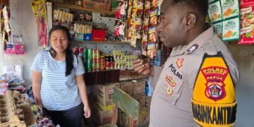 Jelang Ramadhan, Sat Binmas Polres Tolikara Awasi Harga dan Peredaran Barang Kedaluwarsa