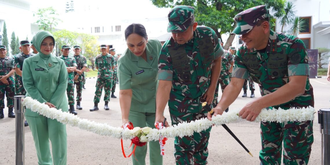 Kasad Resmikan Taman Merdeka serta Beri Pengarahan kepada Prajurit dan PNS Kodam III/Slw