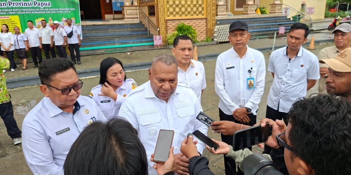 Satgas Pangan Polda Papua Hadiri Gerakan Pangan Murah di Sentani