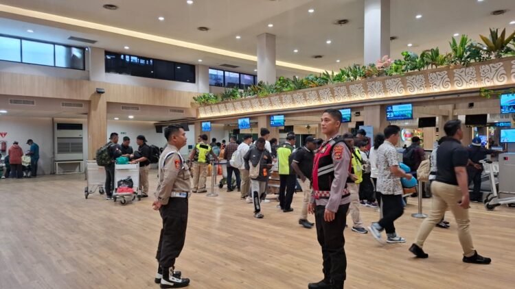 Alumni SIP Angkatan 50 Polda Papua Serahkan Bantuan Material Masjid dan Buka Puasa Bersama Santri Papua Madani