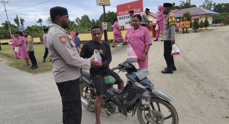 Respon Cepat Kapolsek Karubaga Redam Rencana Pemalangan Jalan di Desa Kimibur