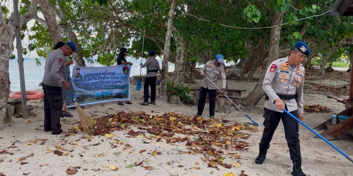 Satpolairud Polres Sarmi Laksanakan Sambang Nusa Presisi dan Program ASRI di Pulau Terluar Liki