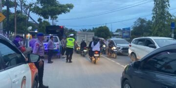 Hangatnya Ramadan, Polres Yahukimo dan Bhayangkari Berbagi Takjil untuk Masyarakat