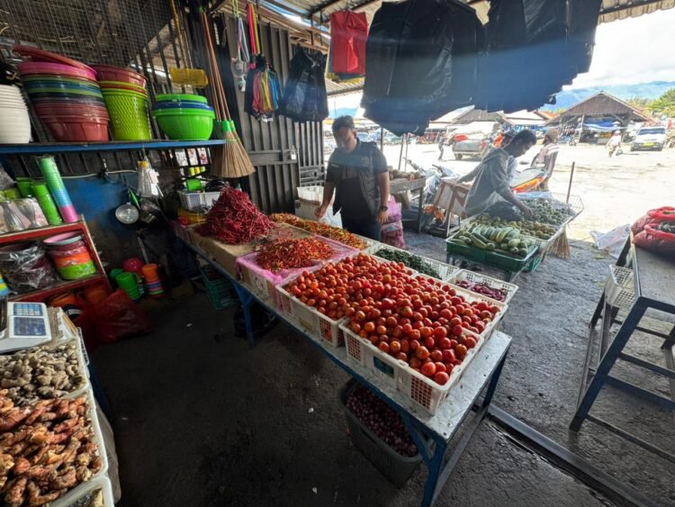 Satgas Saber Polres Yalimo Lakukan Pengecekan Harga Bahan Pokok di Pasar Sentral Elelim