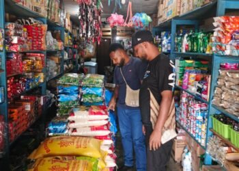 Satgas Saber Polres Yalimo Lakukan Pengecekan Harga Bahan Pokok di Pasar Sentral Elelim