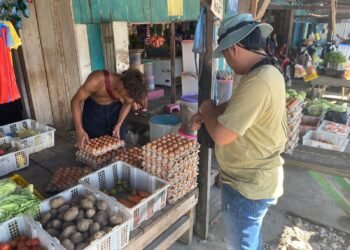 Satgas Saber Polres Yalimo Lakukan Pengecekan Harga Bahan Pokok di Pasar Sentral Elelim