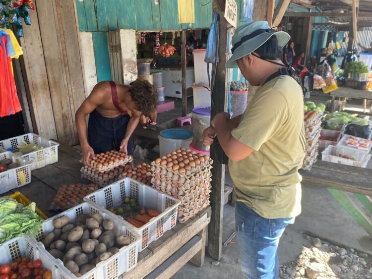 Satgas Saber Polres Yalimo Lakukan Pengecekan Harga Bahan Pokok di Pasar Sentral Elelim