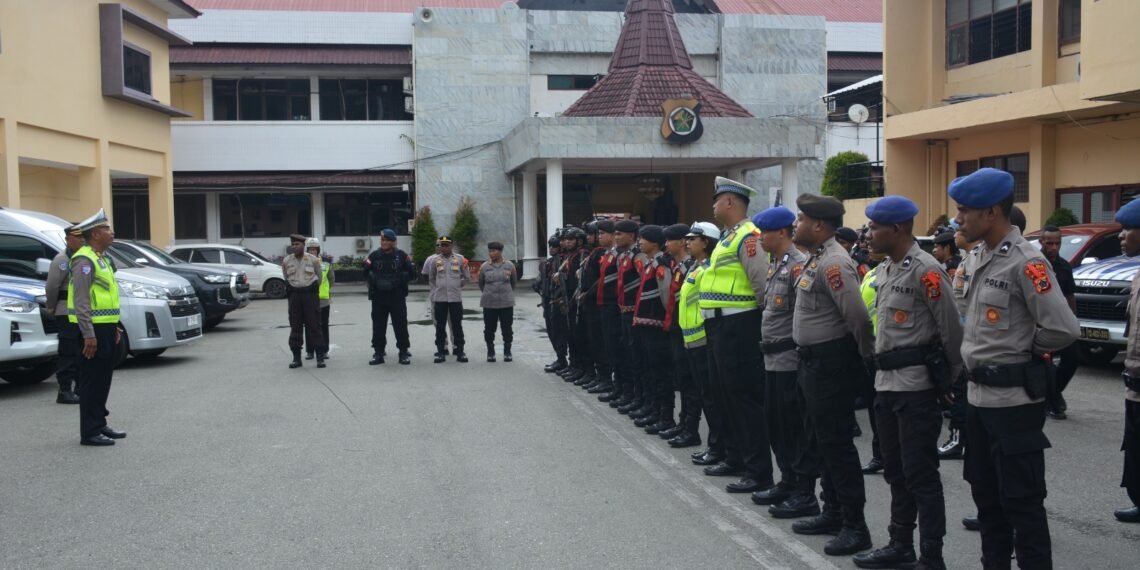 Apel Pagi Hari Ketujuh Operasi Ketupat Cartenz 2026, Personel Polda Papua Ditekankan Humanis dan Siap Siaga