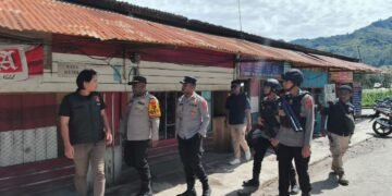 Tanggap Bencana Pesisir, Satpolairud Polres Sarmi Pastikan Keselamatan Warga Armo