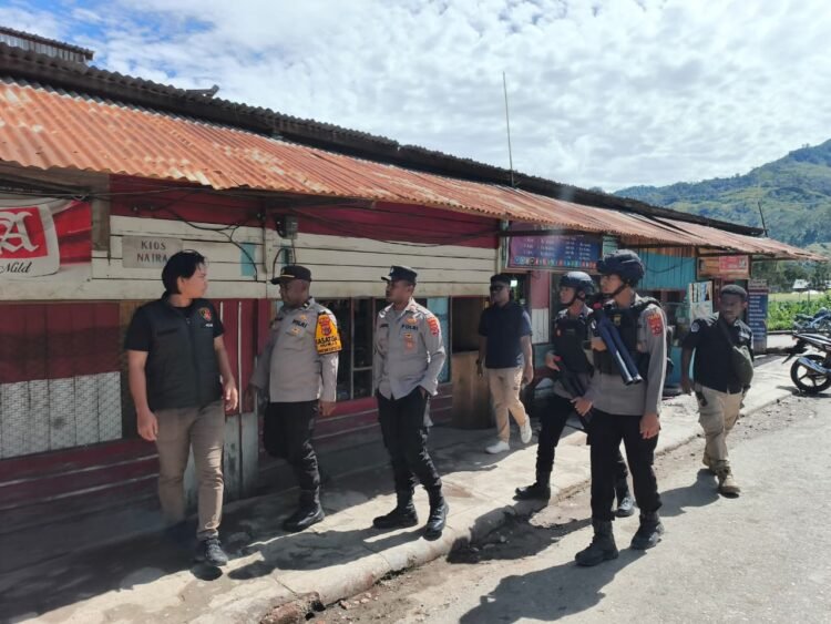 Tanggap Bencana Pesisir, Satpolairud Polres Sarmi Pastikan Keselamatan Warga Armo