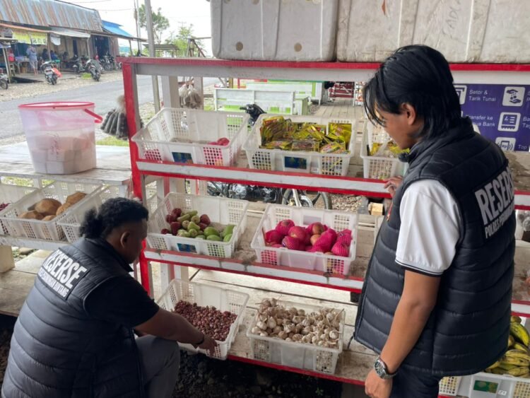 Sat Reskrim Polres Yalimo Cek Harga Bahan Pokok Pasca Lebaran, Harga Masih di Atas HET