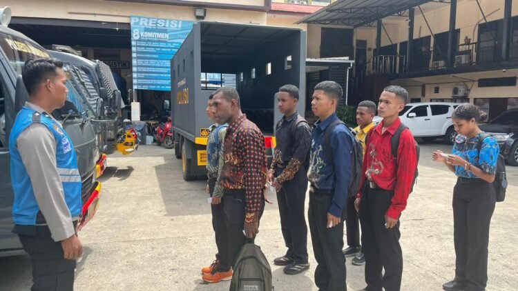 Hari ke-13 Operasi Ketupat Cartenz 2026, Polda Papua Tegaskan Profesionalisme dan Sampaikan Imbauan Kamtibmas
