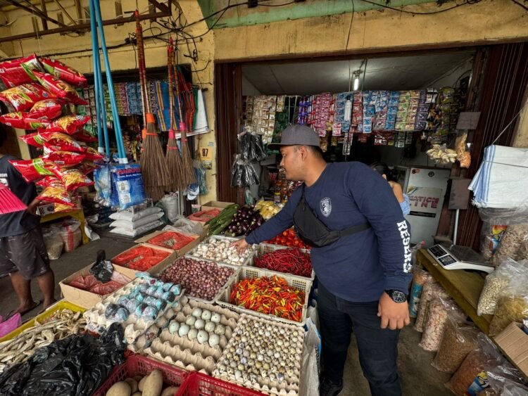 Polres Jayawijaya Pantau Harga Beras di Retail Modern dan Pasar Pootikelek