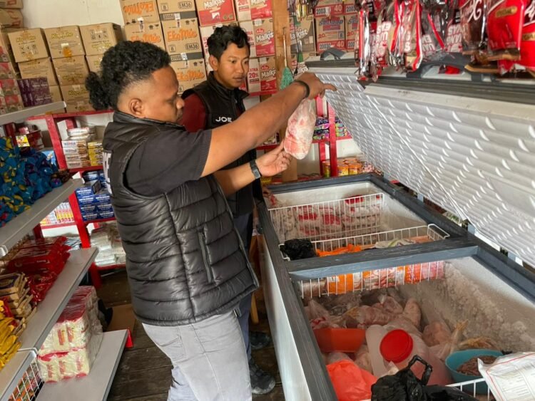 Polres Jayawijaya Pantau Harga Beras di Retail Modern dan Pasar Pootikelek