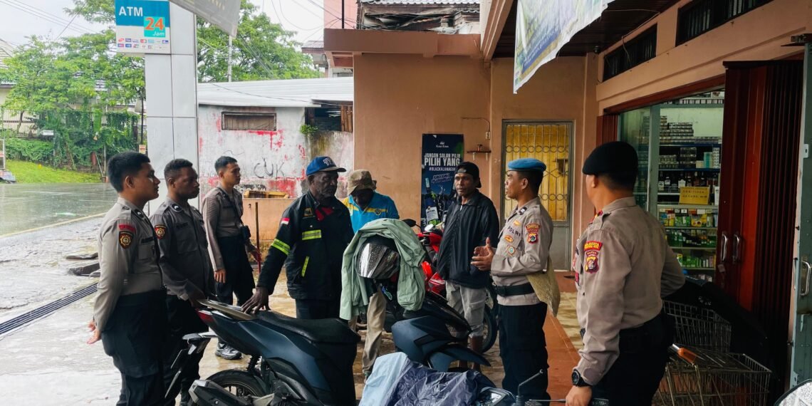 Sentuh Warga Hingga Pelosok, Bhabinkamtibmas Erageam Intensifkan DDS Demi Kamtibmas Kondusif di Mamberamo Tengah