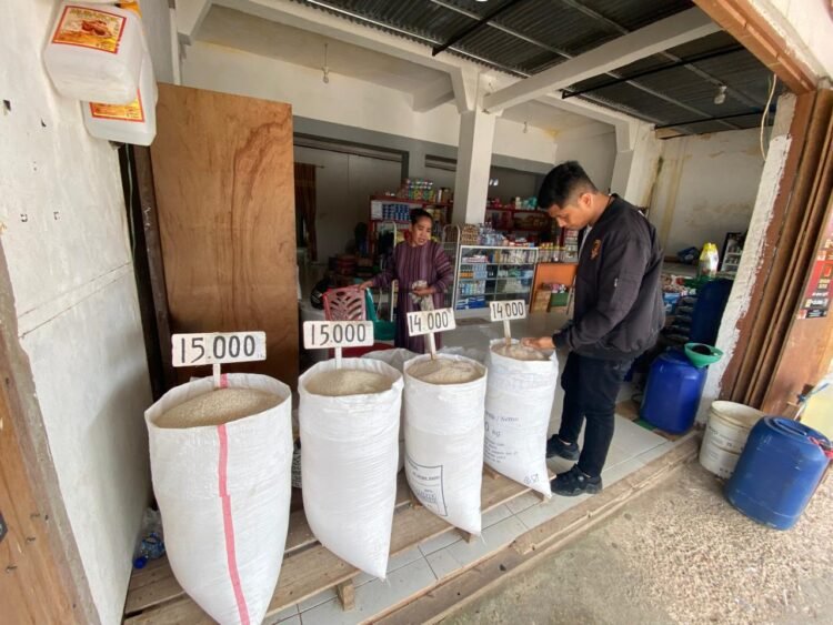 Satgas Pangan Polres Sarmi Lakukan Pengecekan Harga Beras di Kios Sultan, Pastikan Ketersediaan dan Stabilitas Harga