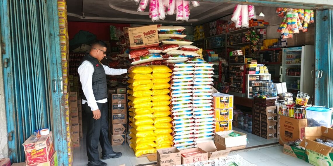 Polres Jayawijaya Pantau Harga Beras di Retail Modern dan Pasar Pootikelek