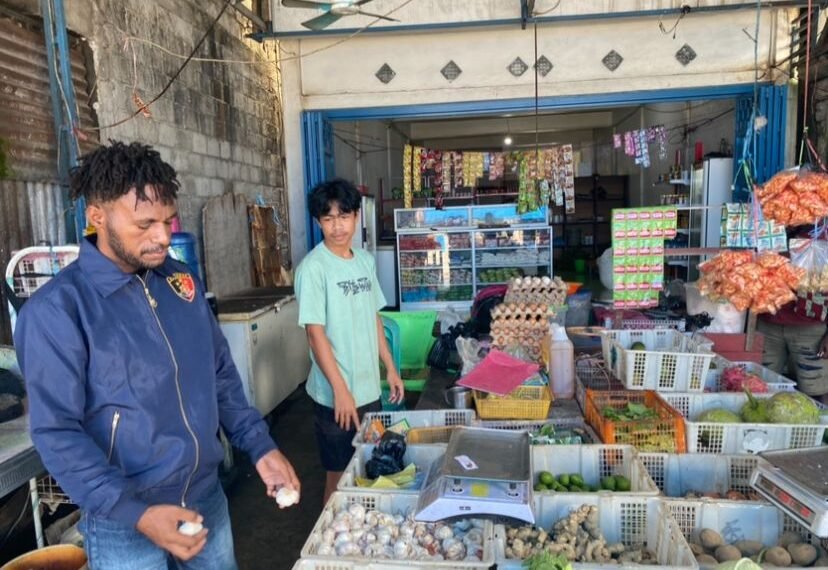 Polres Jayawijaya Lakukan Pengecekan Harga Beras di Retail Modern dan Pasar Tradisional Wamena
