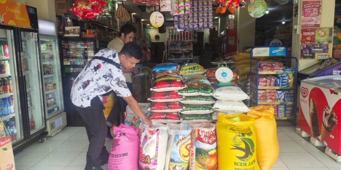 Polres Jayawijaya Lakukan Pengecekan Harga Beras di Retail Modern dan Pasar Tradisional Wamena
