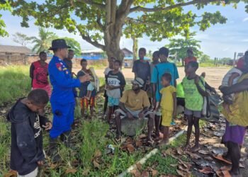 Polisi RW Sat Polairud Polres Merauke Perkuat Kemitraan Kamtibmas Melalui Sambang Warga di Kampung Wogekel