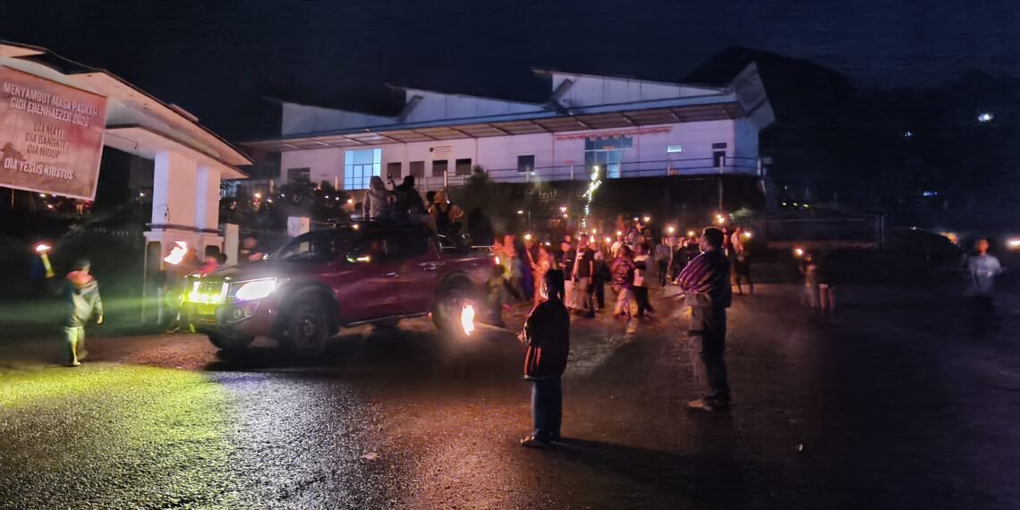Ibadah Minggu Paskah di Waropen Berlangsung Khidmat, Kapolres Waropen Pastikan Keamanan dan Kelancaran