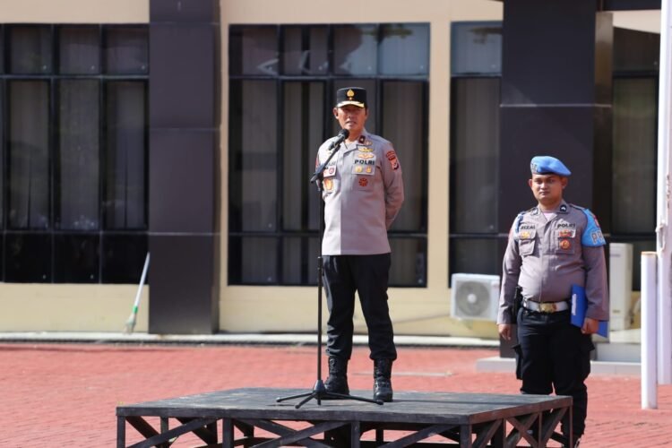 Wakapolda Papua Tekankan Disiplin dan Peningkatan Kinerja Saat Apel Pagi Personel Polda Papua