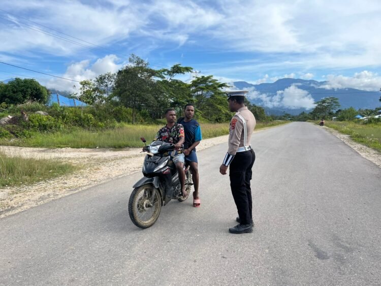 Polisi Sambangi Sekolah di Muara Tami, Perkuat Edukasi Kamtibmas bagi Pelajar