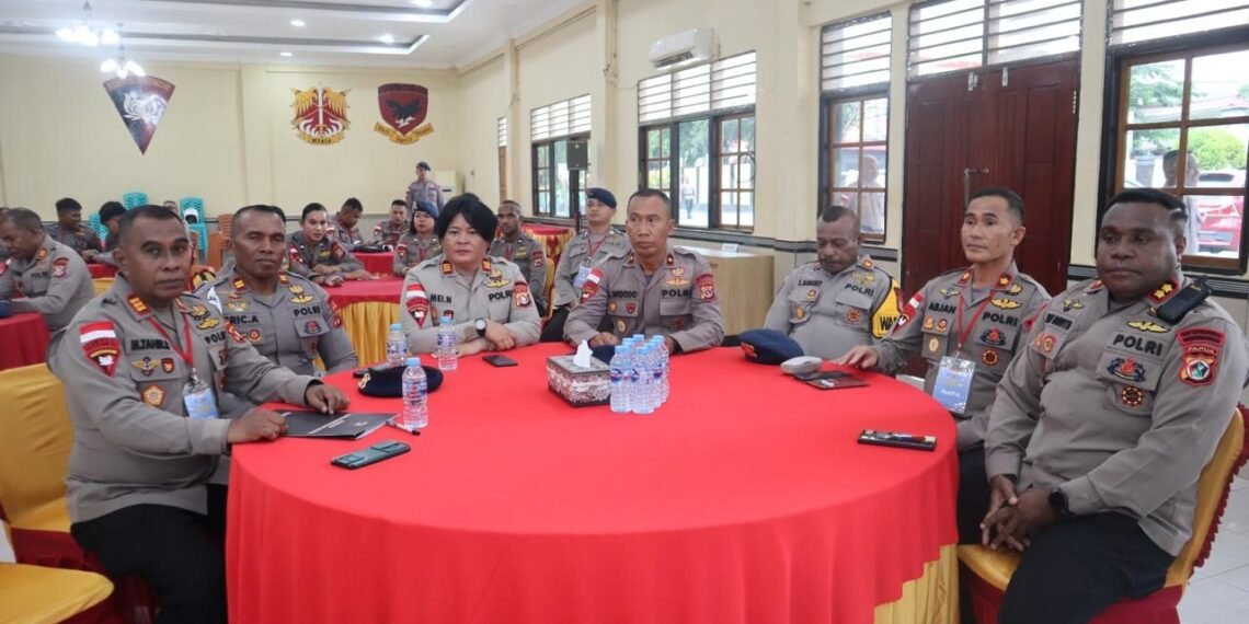 Perkuat Kompetensi Komunikasi Publik, Pelatihan Kehumasan Polri Satbrimob Polda Papua Resmi Ditutup