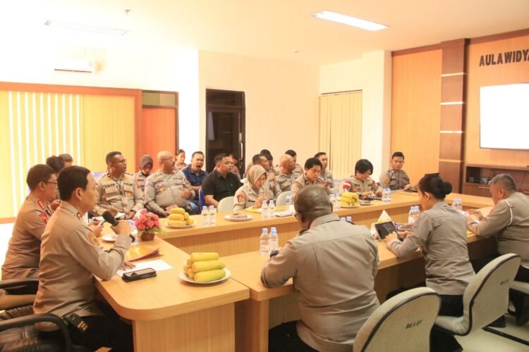 Optimalkan Persiapan, Polda Papua Gelar Rapat Penyerahan Jabatan Karo Ops Dan Pengantar Tugas 