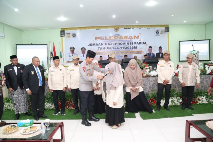 Pemerintah Provinsi Papua dan Polda Papua Lepas Keberangkatan 890 Jemaah Haji Tahun 1447 H 