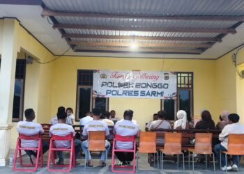 Hadir di Tengah Jemaat, Polisi Amankan Ibadah Minggu di Karubaga
