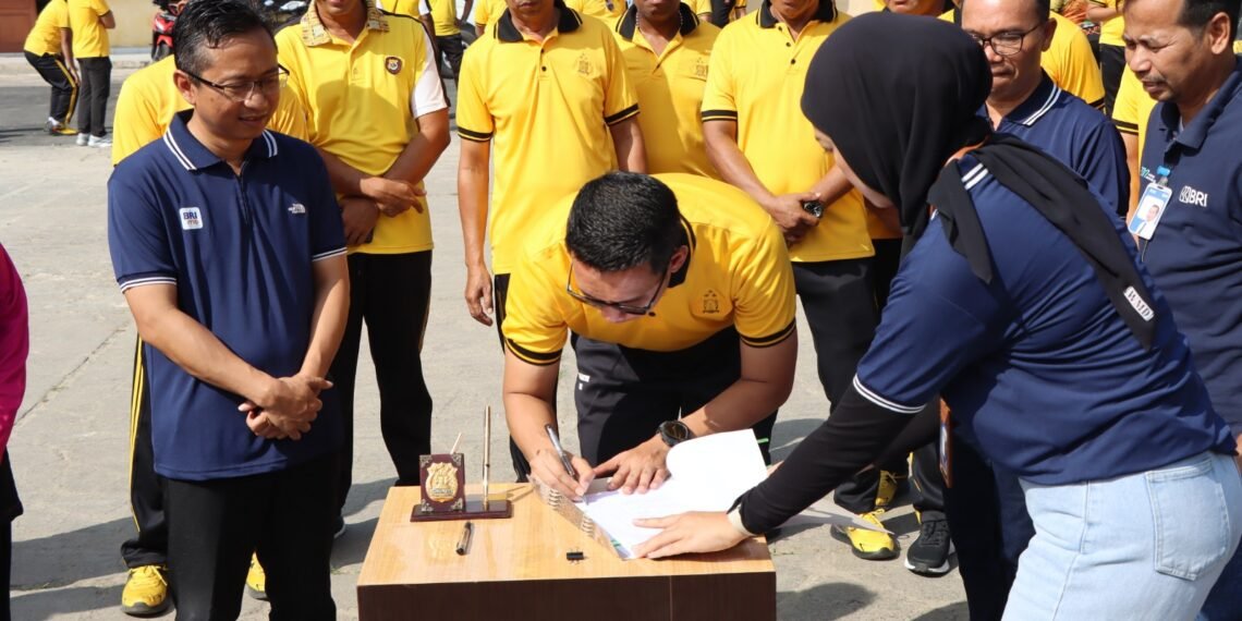 BRI Peduli Serahkan Ambulans untuk Polres Biak Numfor, Dukung Pelayanan Kesehatan dan Kemanusiaan