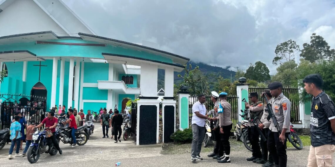 Personel Polsek Sota Sambangi Warga Kampung Erambu, Sampaikan Pesan Kamtibmas