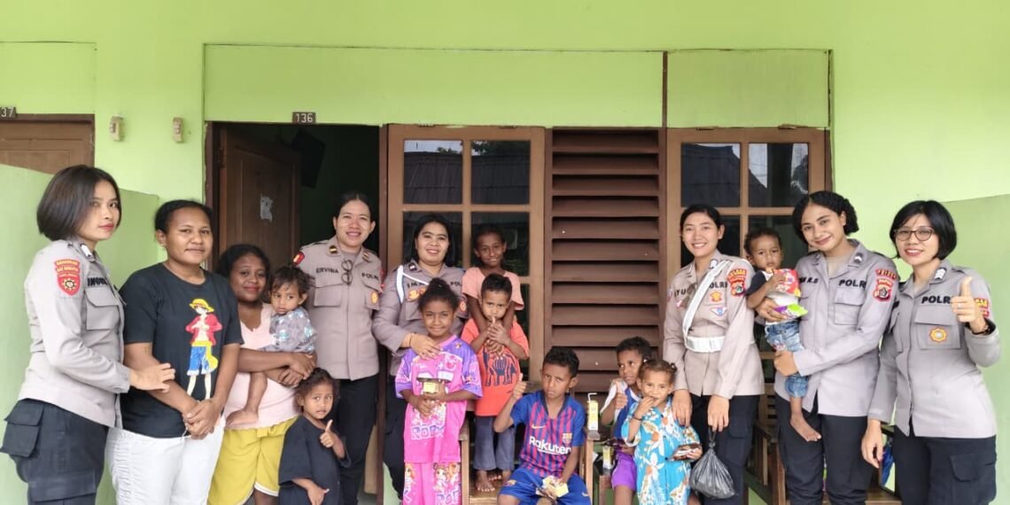 Polda Papua Berikan Trauma Healing kepada Korban Ledakan di Biak Numfor, Hadirkan Semangat dan Keceriaan di Pengungsian