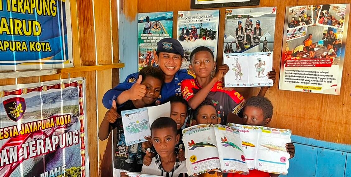 Menyapa Warga di Malam Hari, Personel Polsek Kelila Perkuat Kehadiran Polri di Tengah Masyarakat