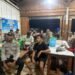 Jalin Keakraban dengan Warga, Polsek Arso Timur Gelar NGOPI dan Nobar Bersama Masyarakat Kampung Pitewi
